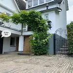 Bed & Breakfast Luxury - Eik Bij De Dijk 3*