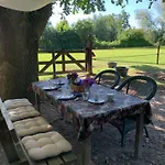 Bed & Breakfast Luxury - Eik Bij De Dijk 3*