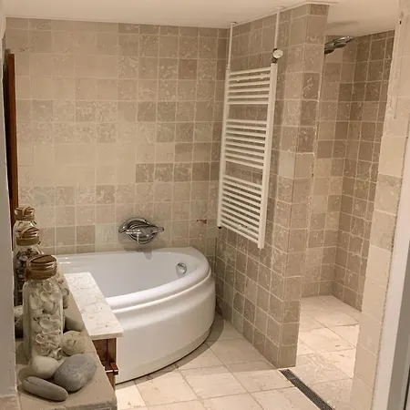 Panzió Luxury - Eik Bij De Dijk 3*