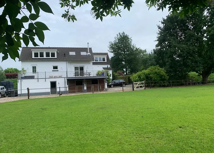 Bed & Breakfast Luxury - Eik Bij De Dijk 3*