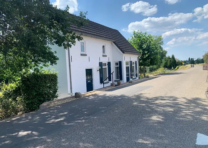 Luxury - Eik Bij De Dijk 3*